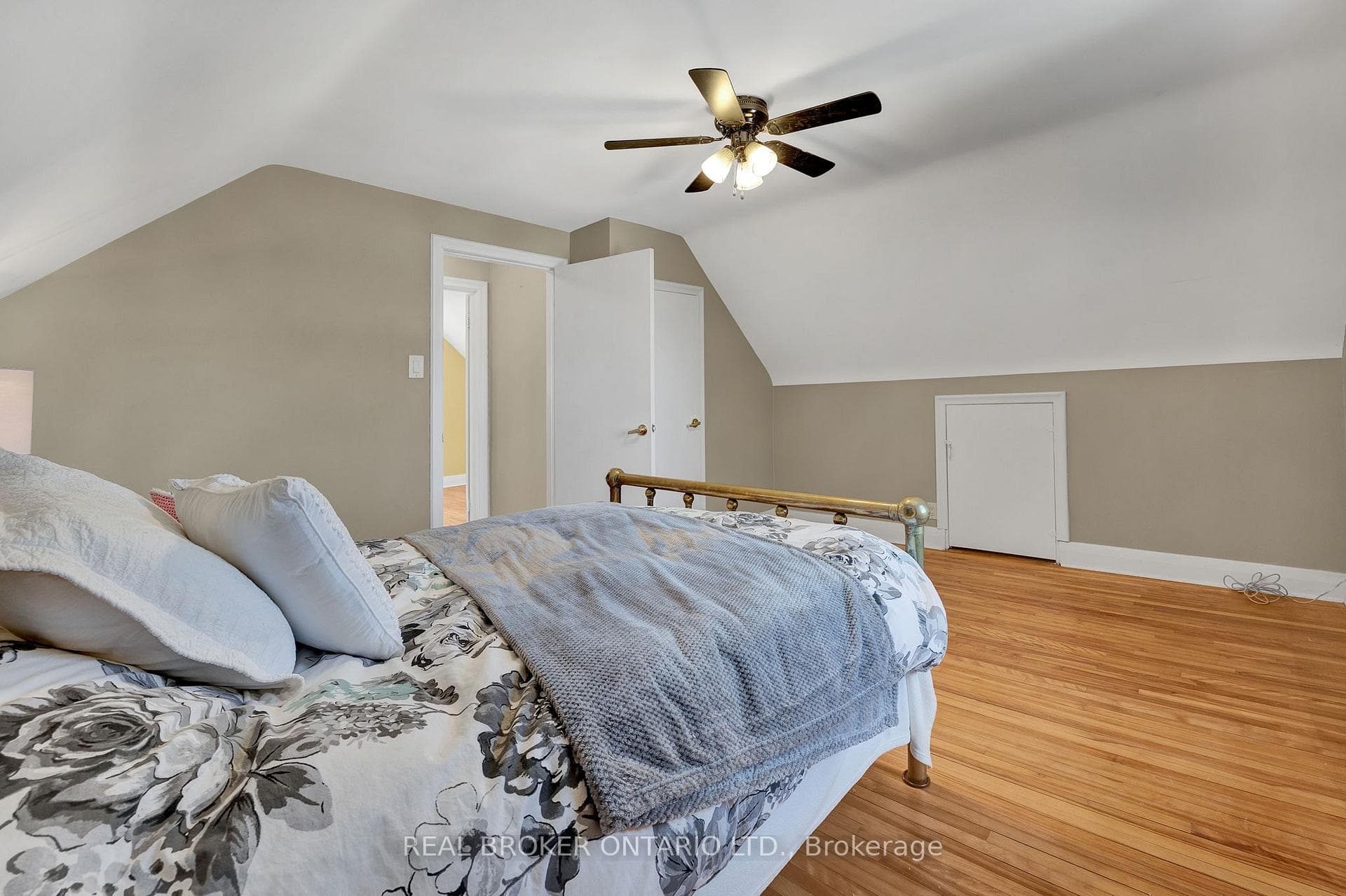 122 Belmont Avenue photo 18