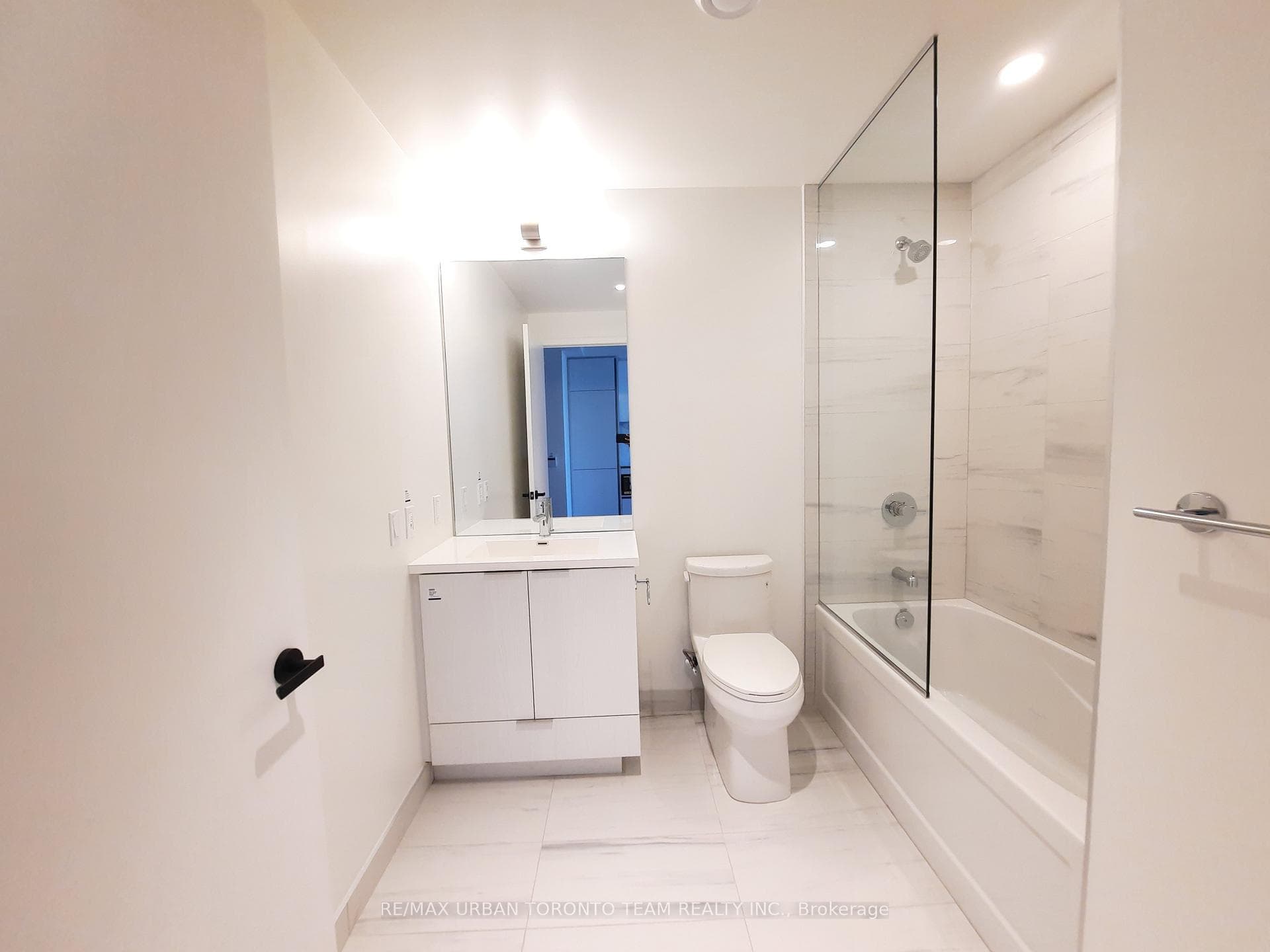 8 Interchange Way Unit 1108 photo 7