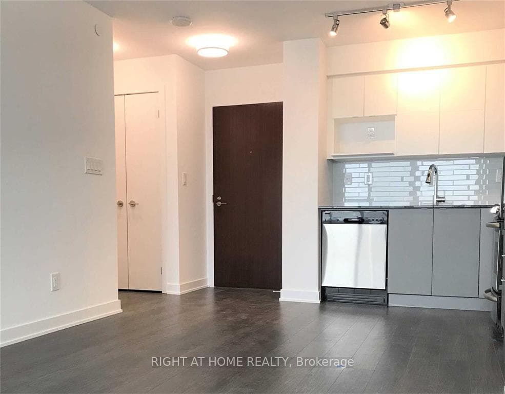 160 Flemington Road Unit 1022 photo 4