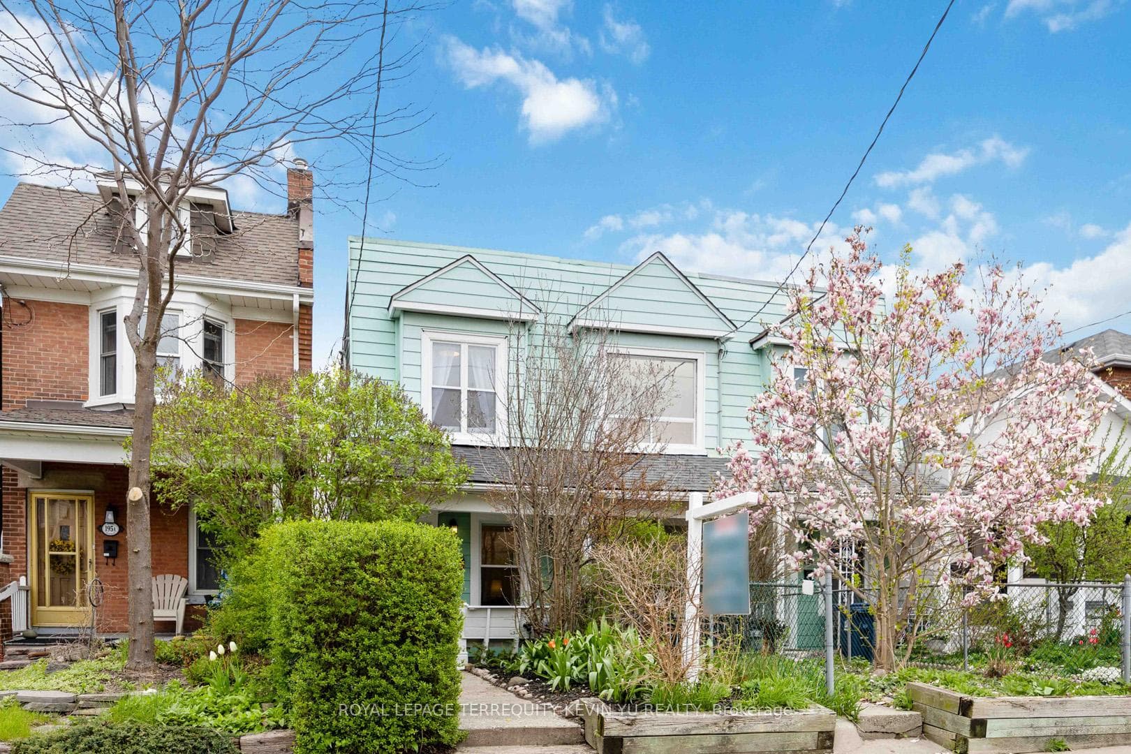 195 Boon Avenue photo 1