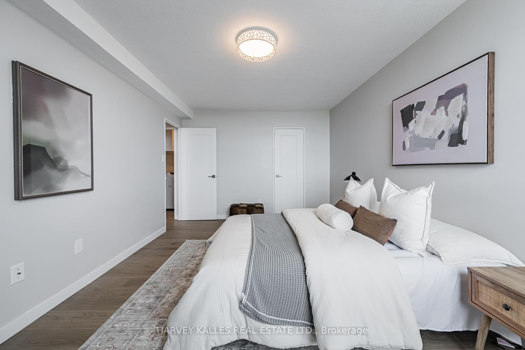 155 Marlee Avenue Unit 2204 photo 17