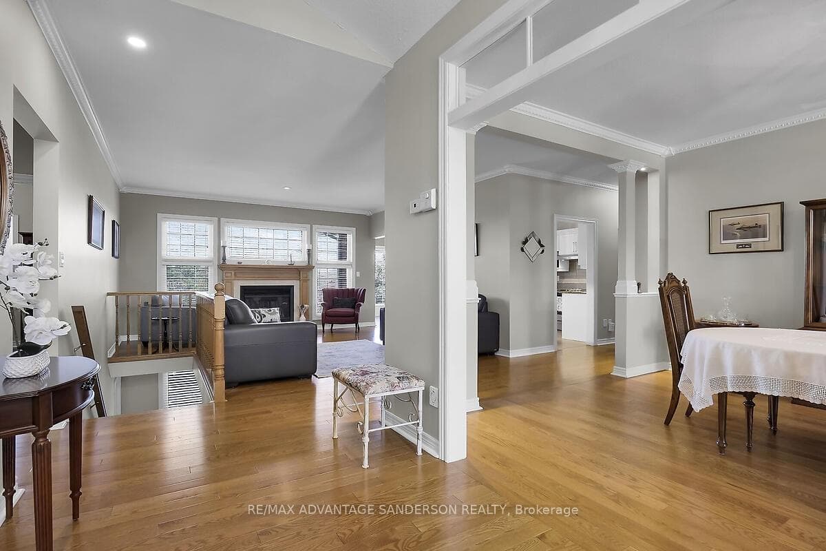 42 Stone Ridge Crescent photo 3