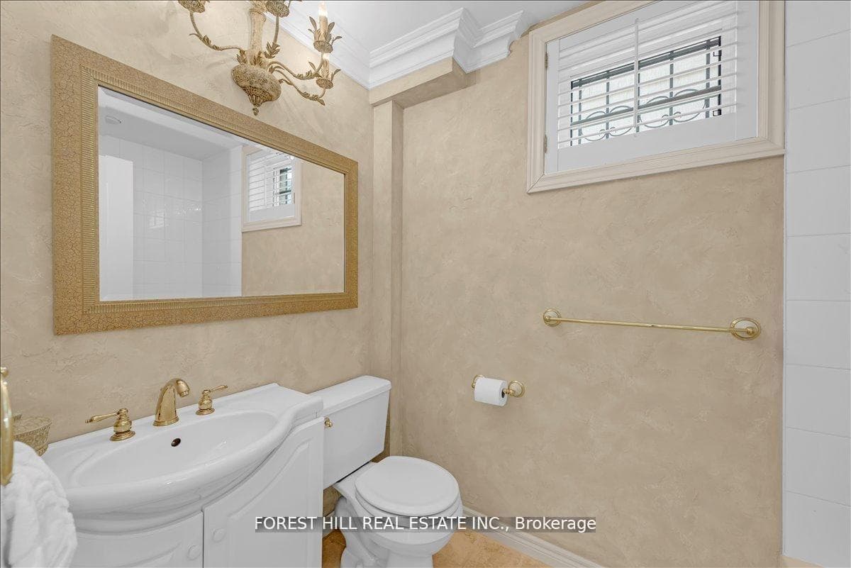 313 Broadway Avenue photo 37