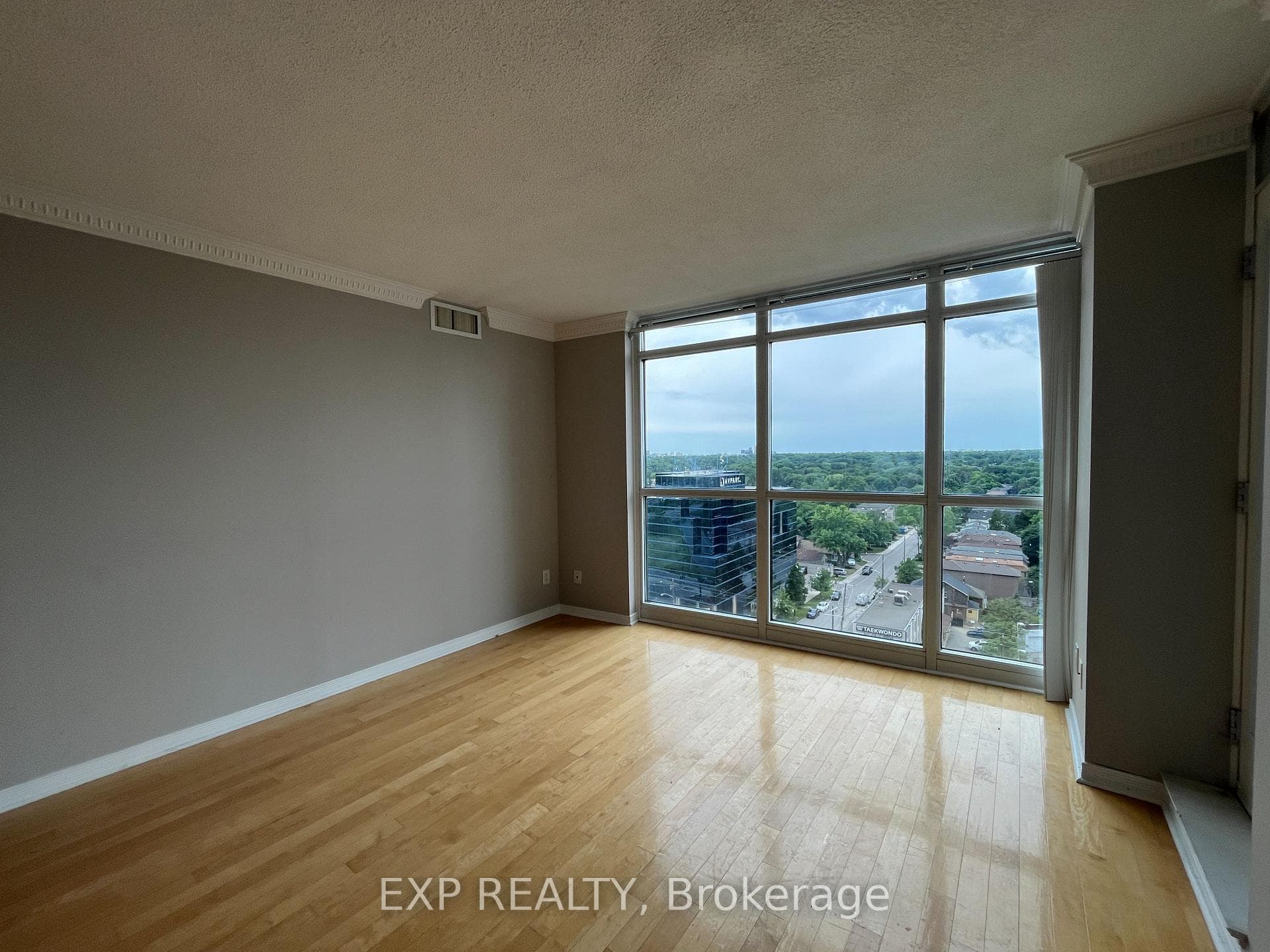 28 Harrison Garden Boulevard Unit 1608 photo 11