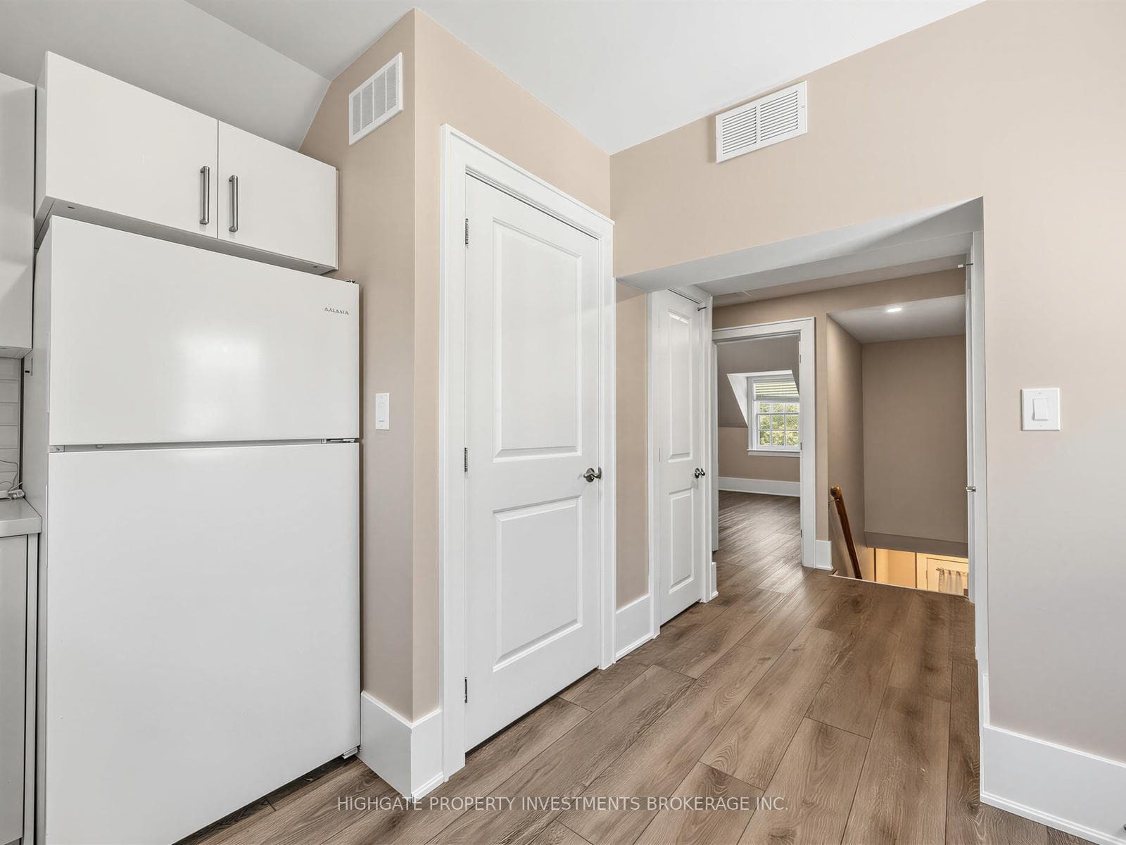 107 Kent Street Unit Upper photo 5