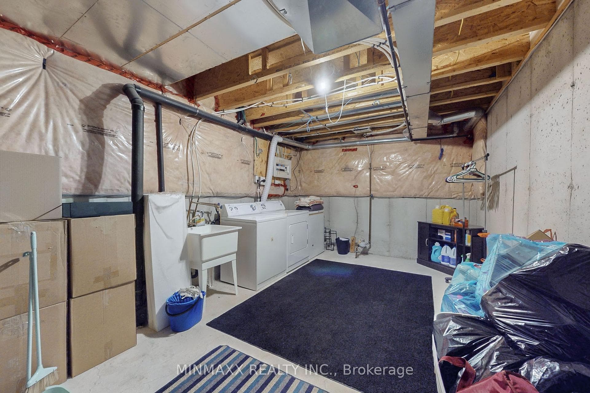 420 Hobbs Crescent photo 44