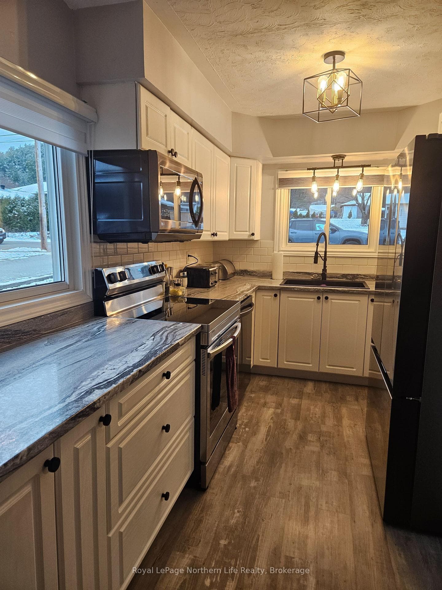 431 BRYDGES Street photo 6