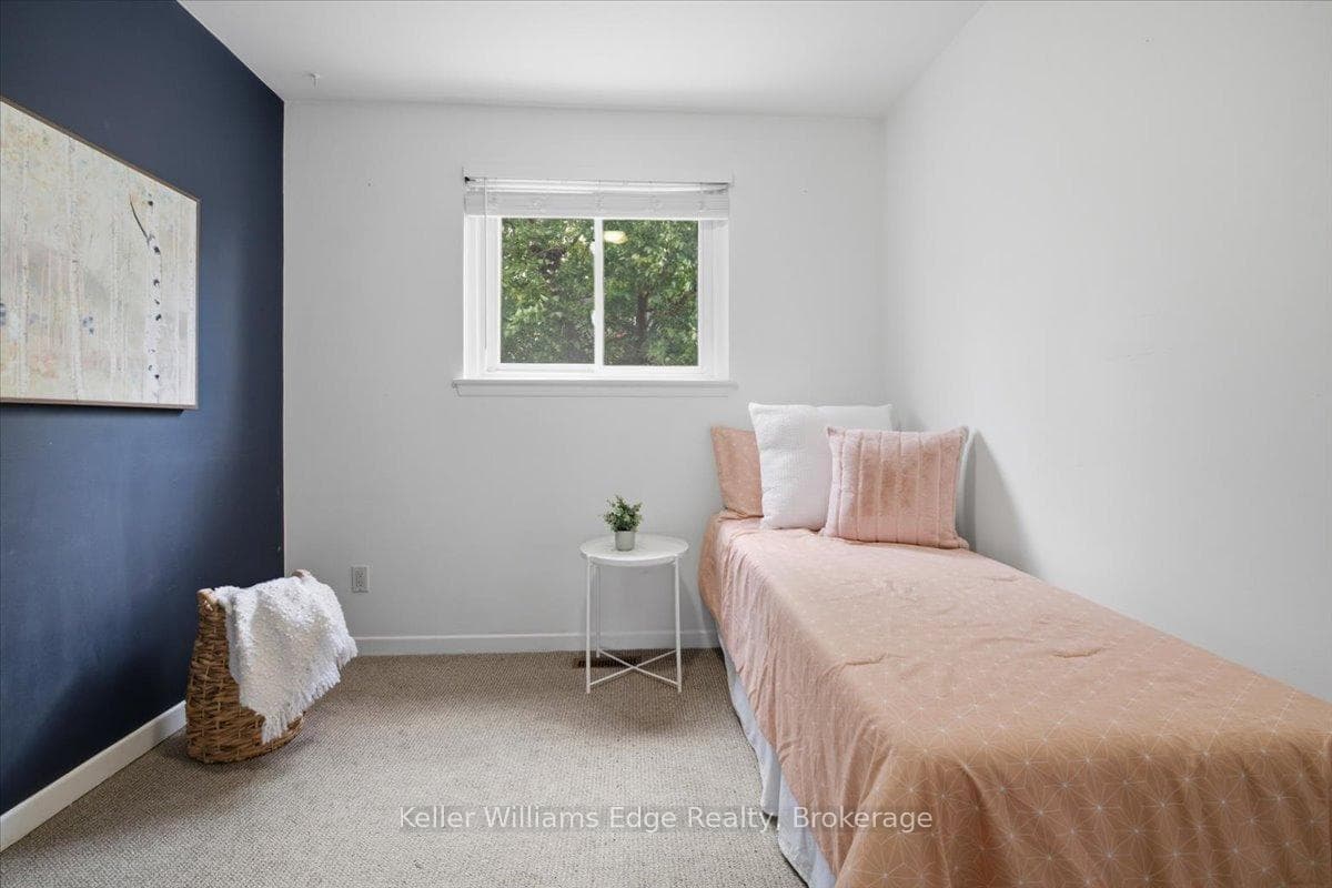 1294 Guelph Line Unit 4 photo 25