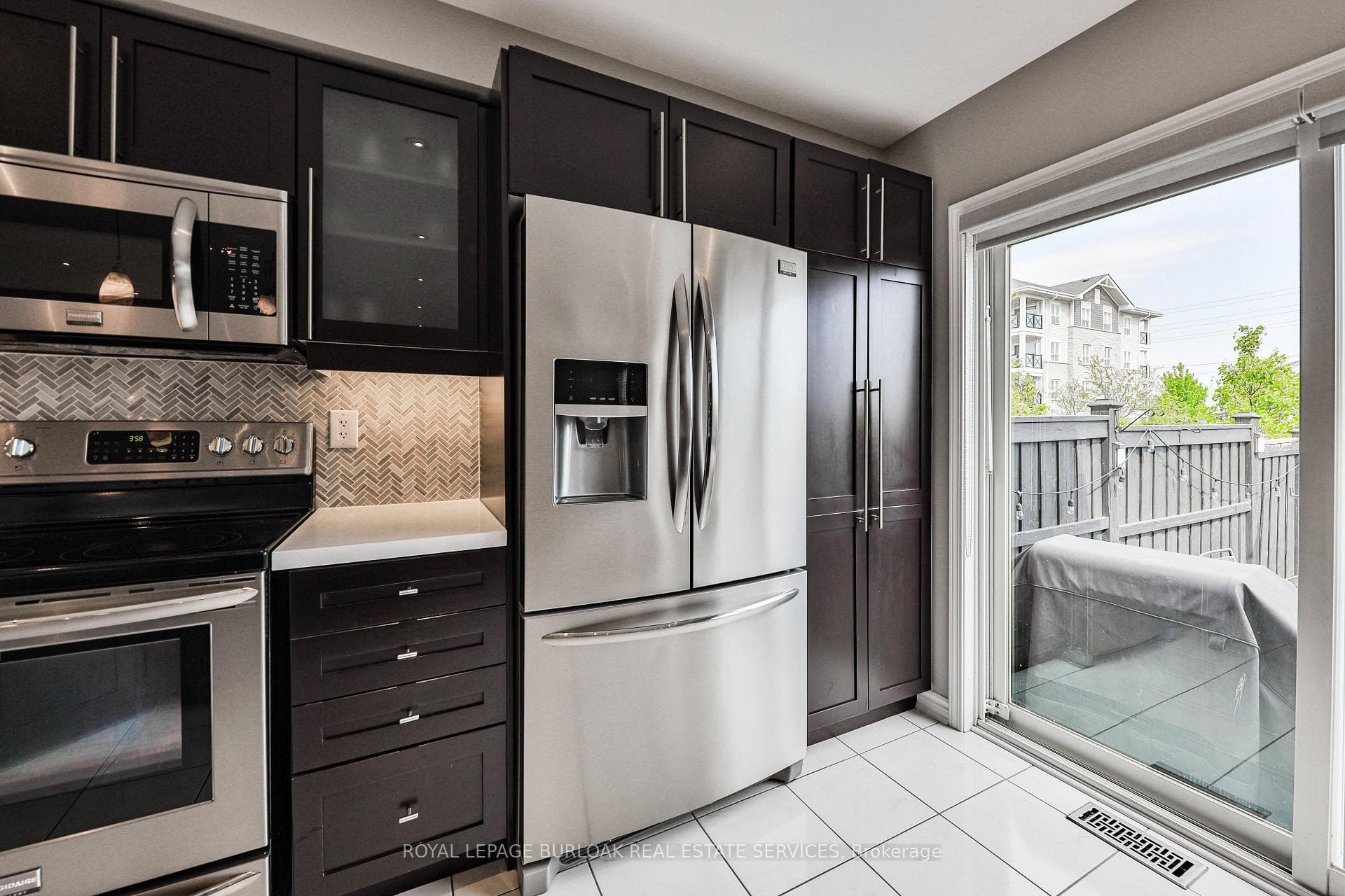 1055 Nadalin Heights photo 12