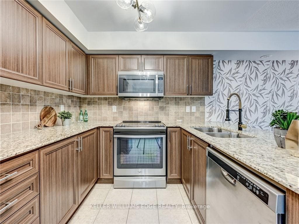 2500 Post Road Unit 27 photo 3