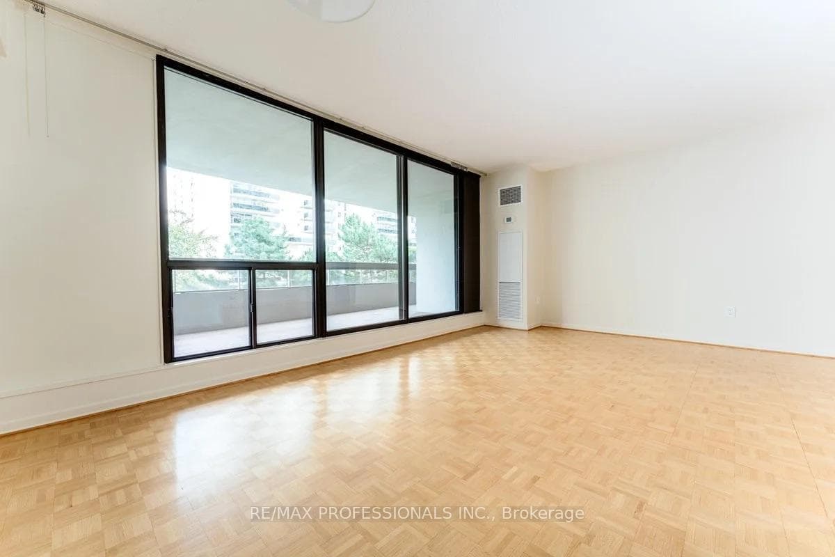 100 Quebec Avenue Unit 407 photo 12