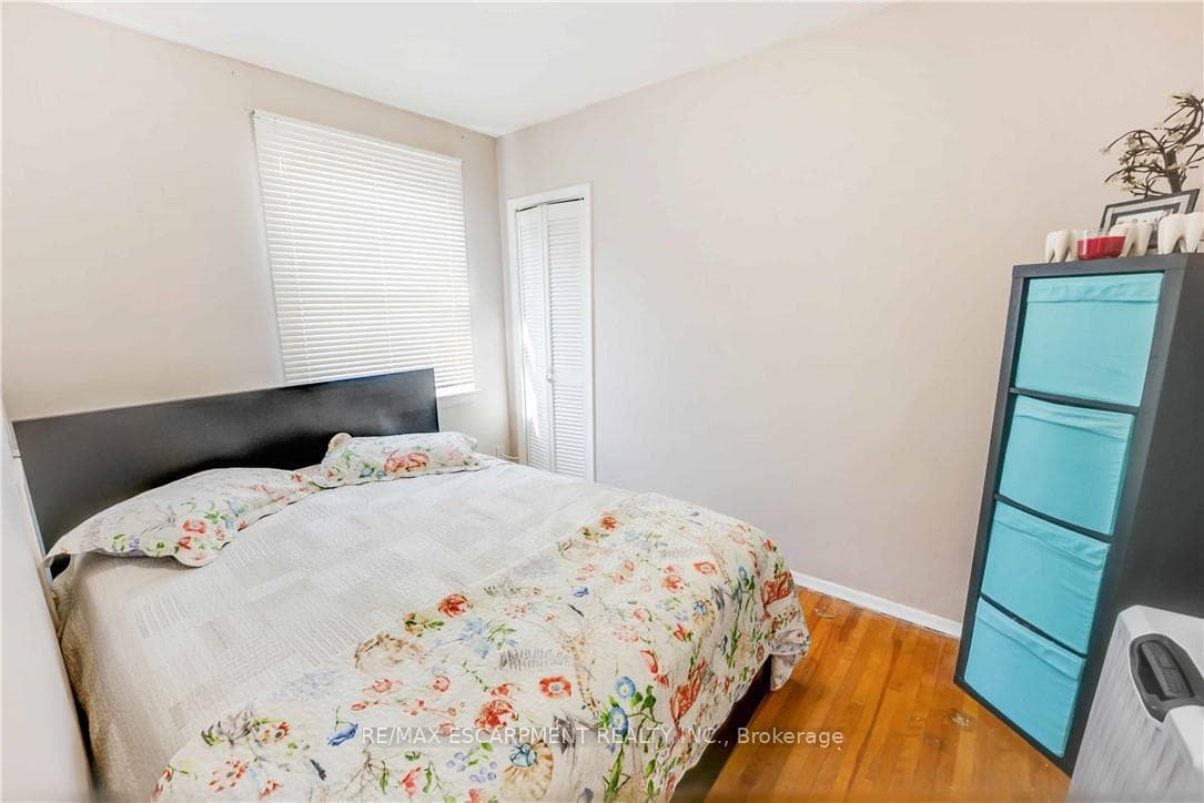 111 East 25th Street photo 8