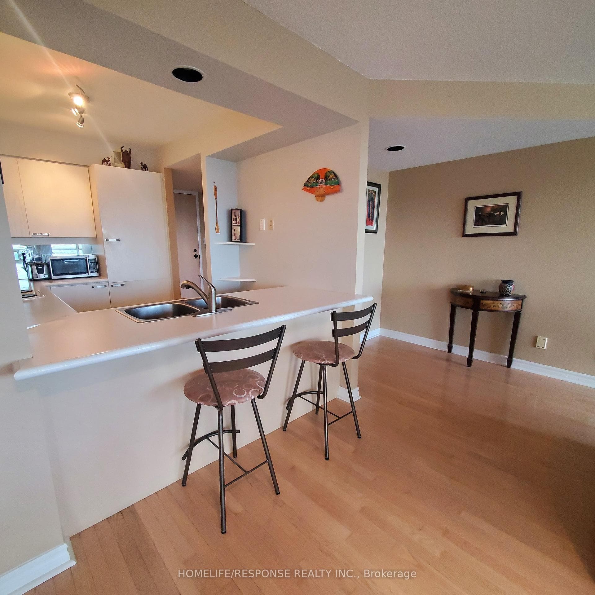 50 EGLINTON Avenue Unit 2005 photo 8