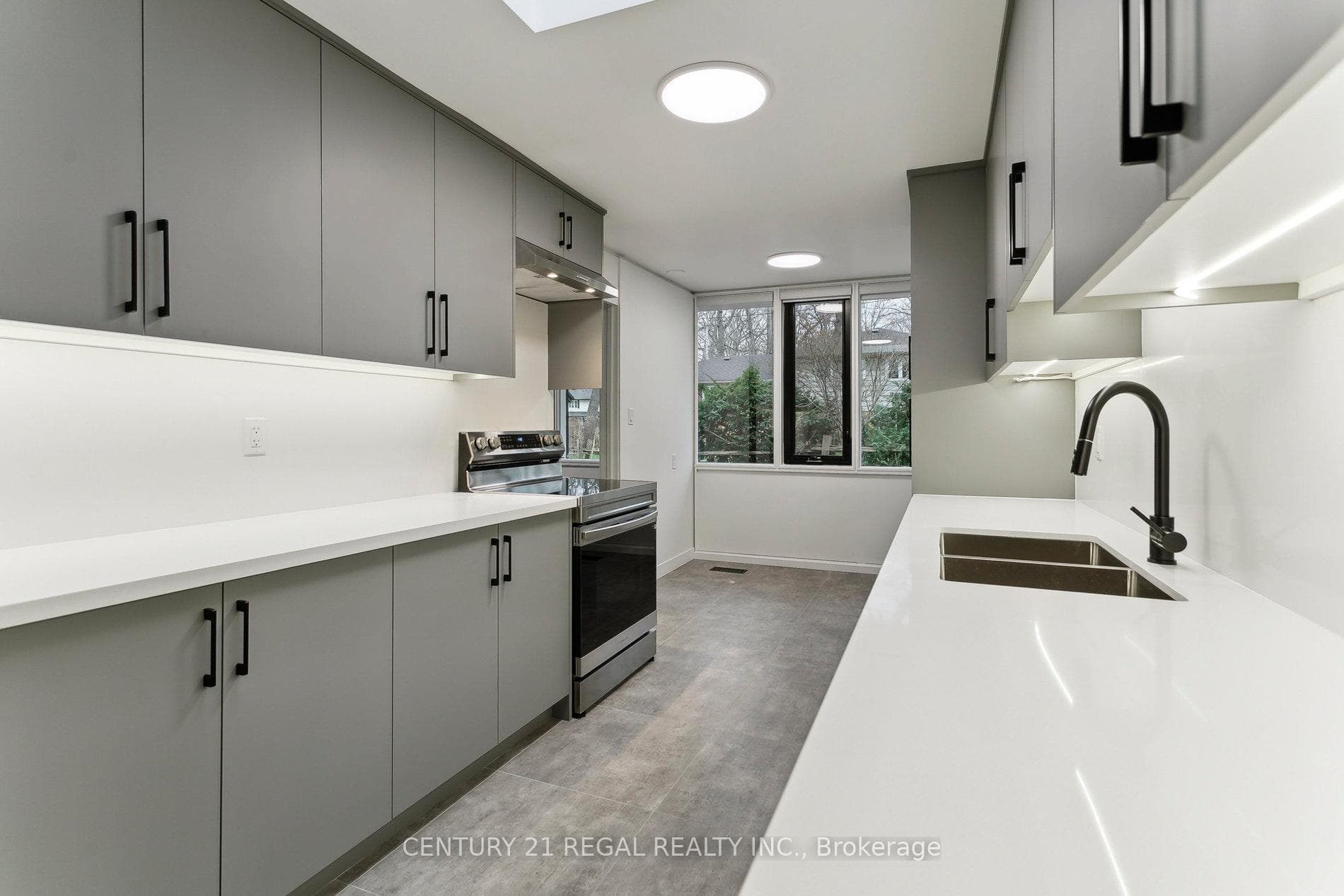 1497 Camelford Road photo 5