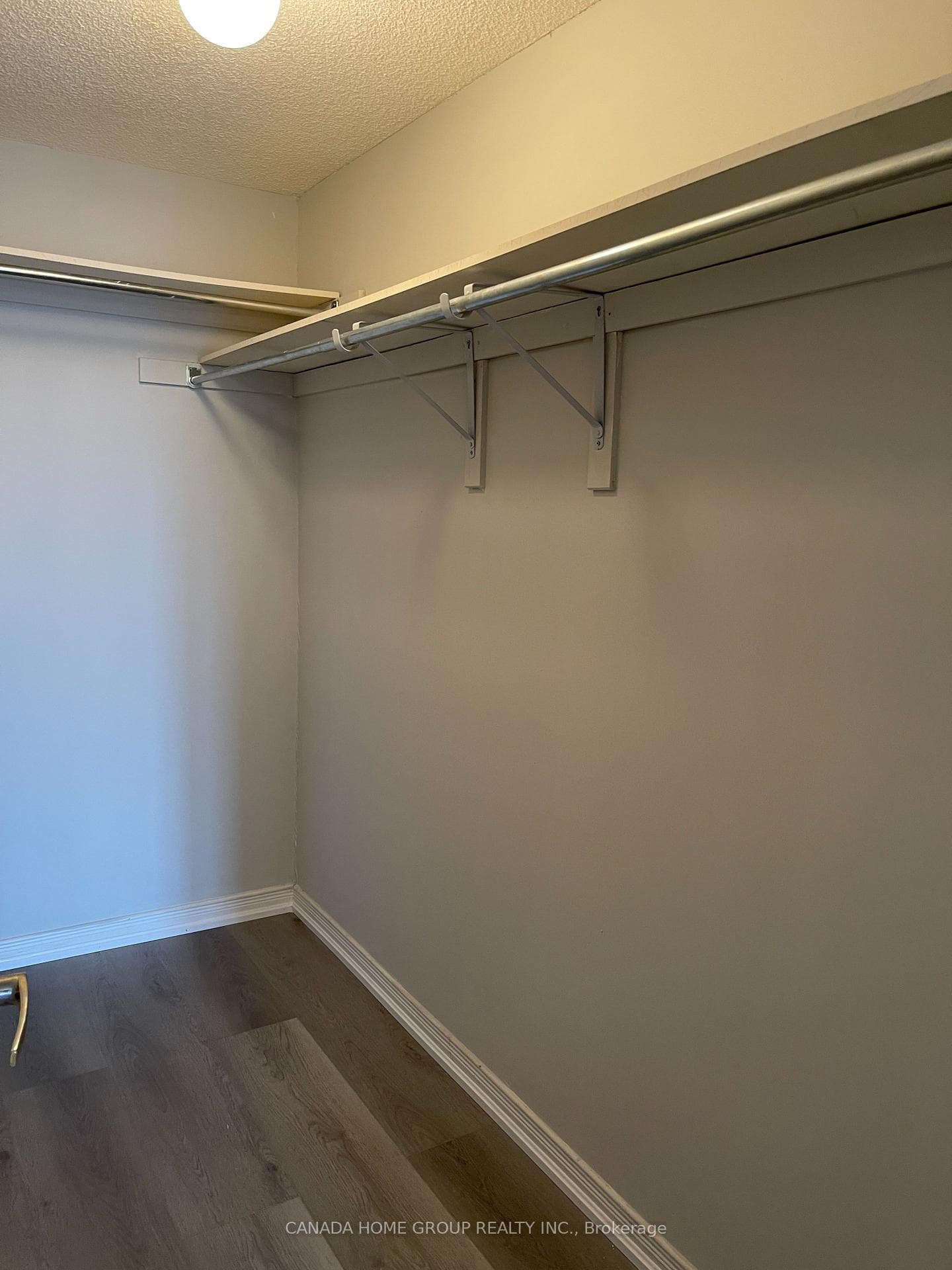 435 Hensall Circle Unit 43 photo 11