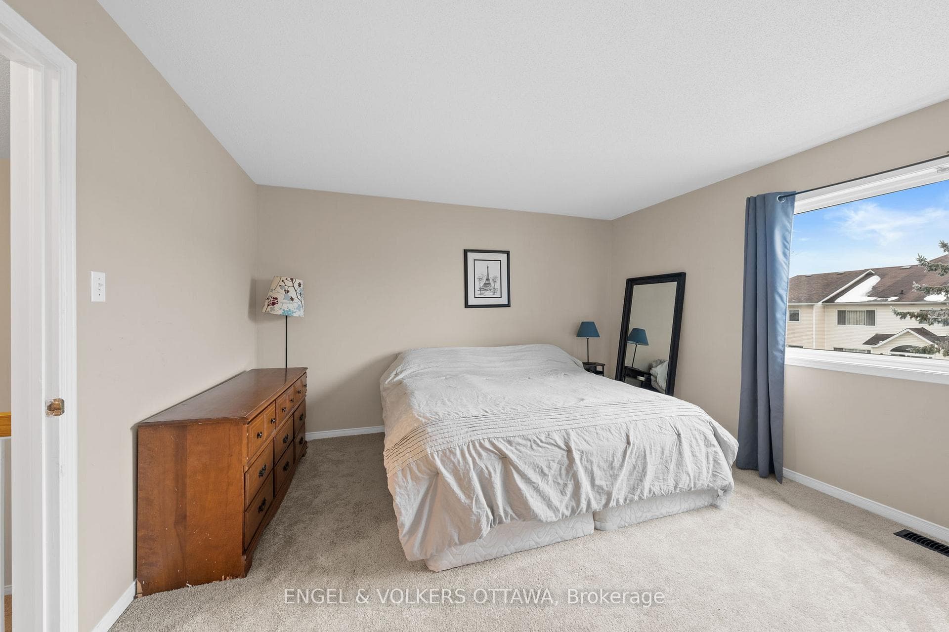 526 Meadowbreeze Drive photo 19