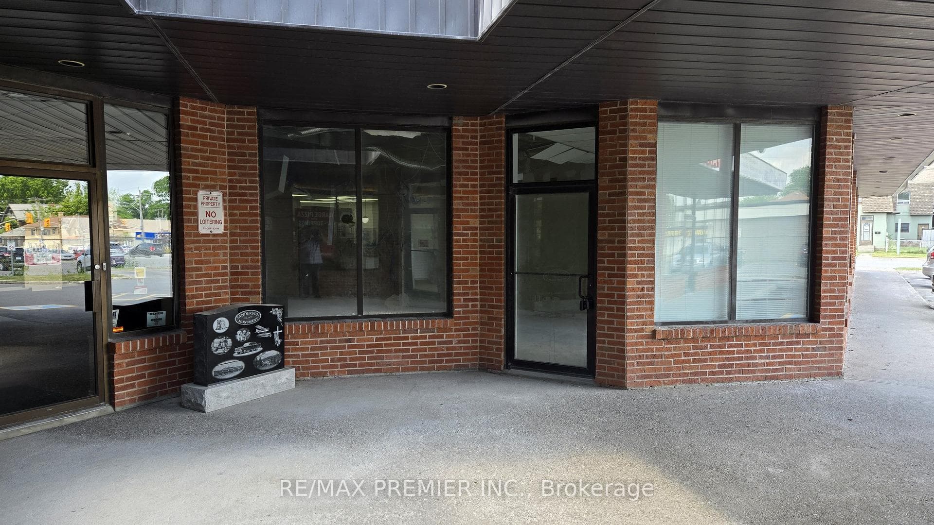 17 Russell Street Unit 4 photo 3