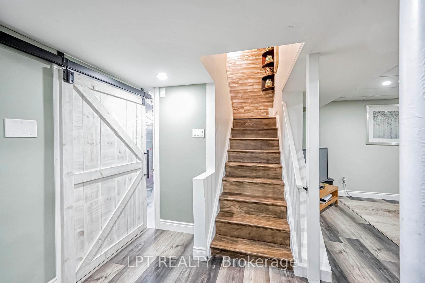 18 Nottawasaga Crescent photo 30