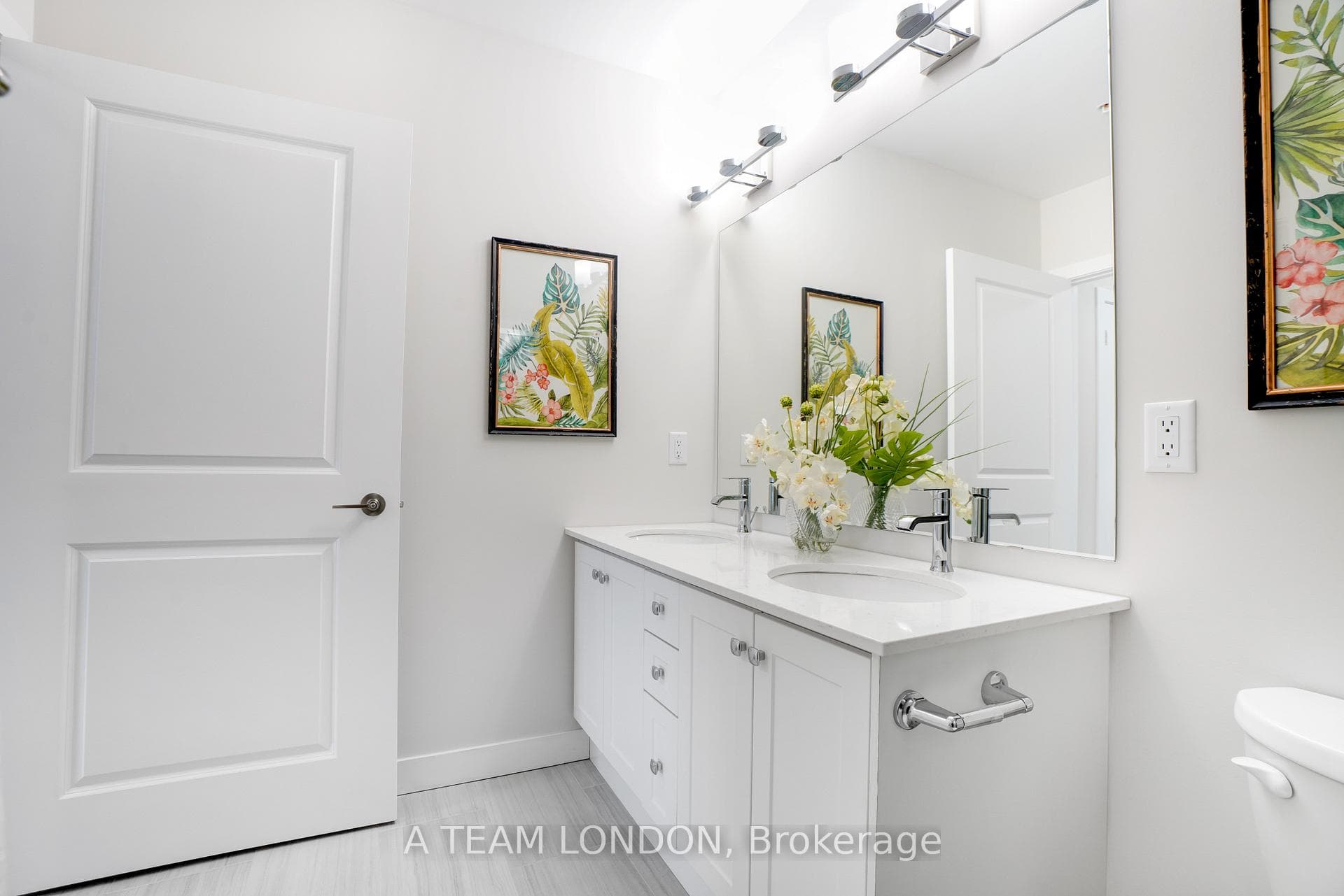 100 THE PROMENADE N/A Unit 102 photo 31