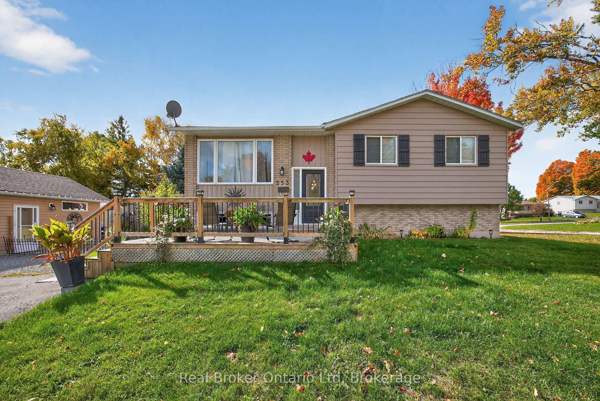253 Lescaut Road photo 3