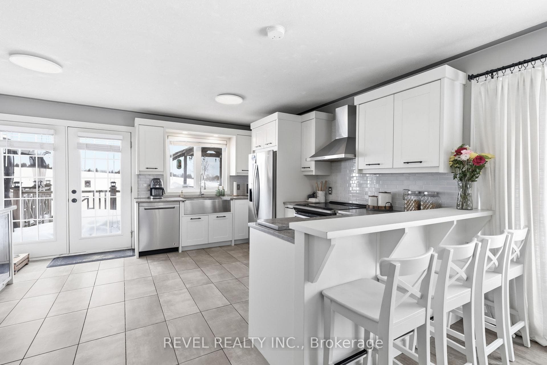 1578 Sturgeon Road photo 12