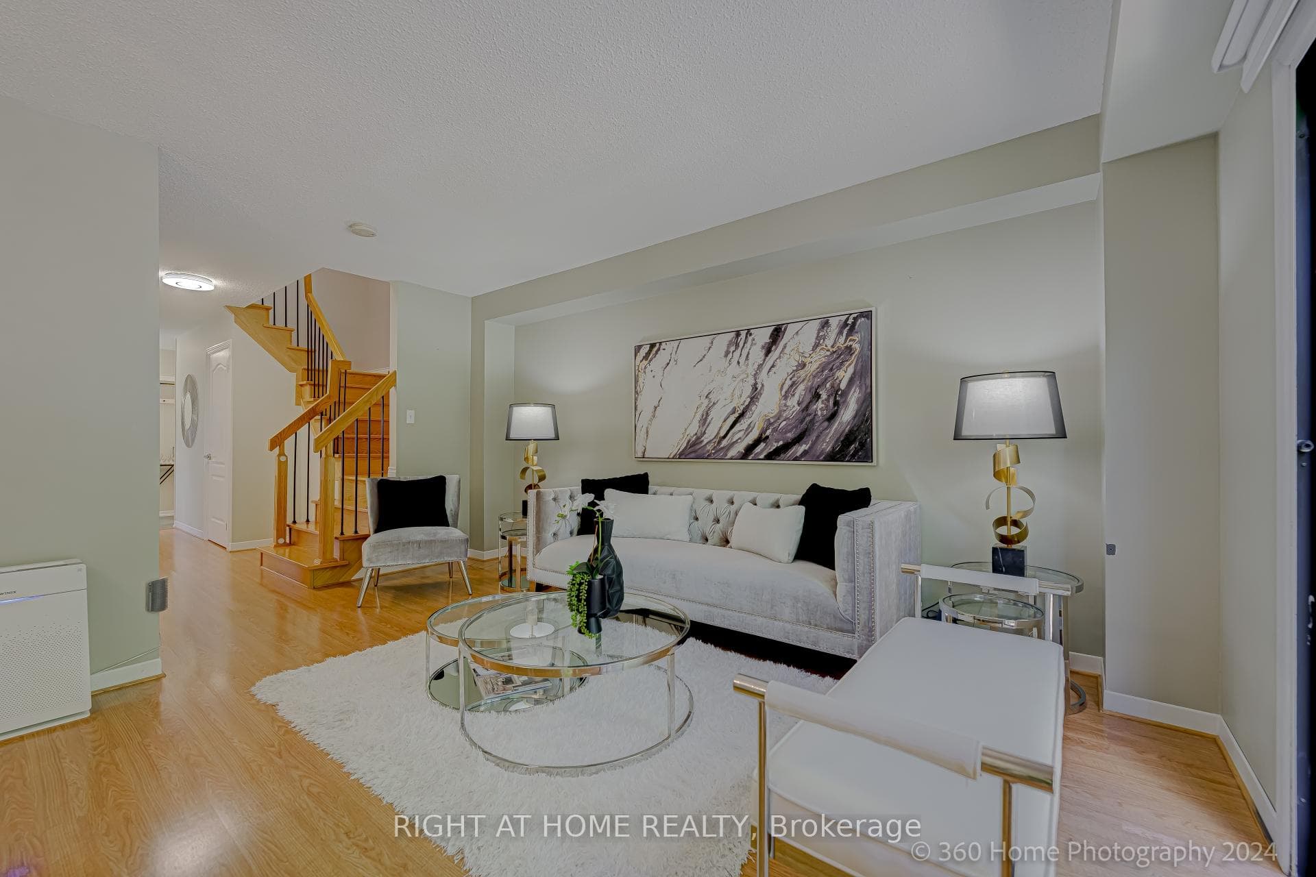 142 Greenbelt Crescent photo 8