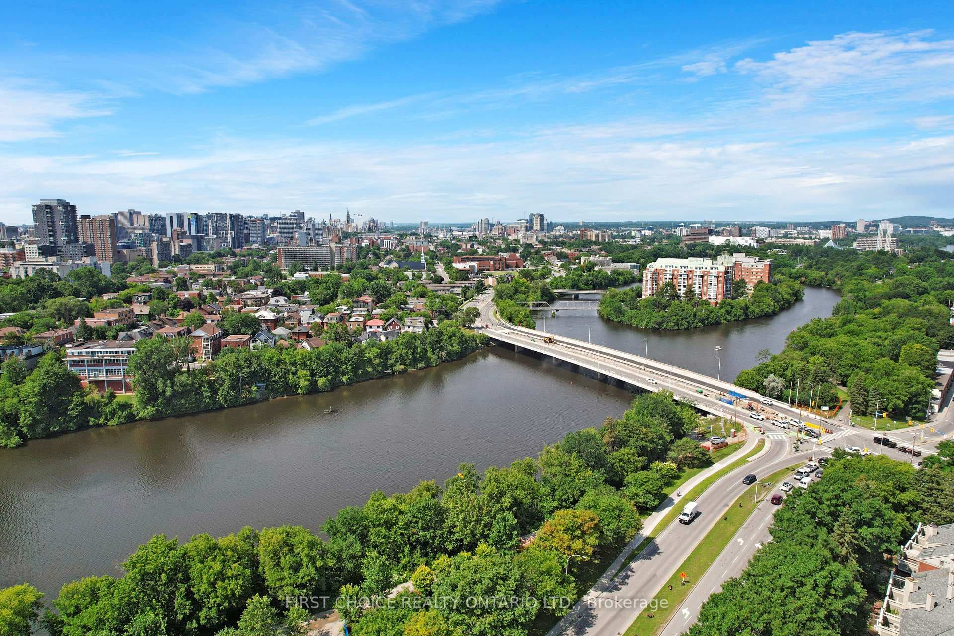 Steps to the Rideau River park system