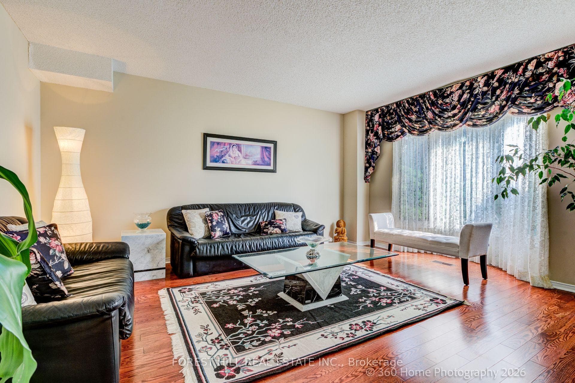 3679 Loyalist Drive photo 2