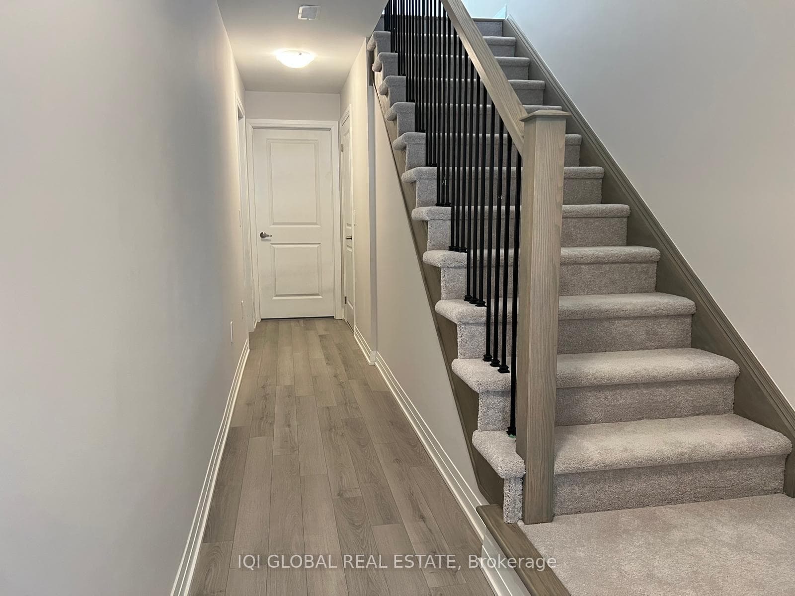 585 Colborne Street Unit 1303 photo 4