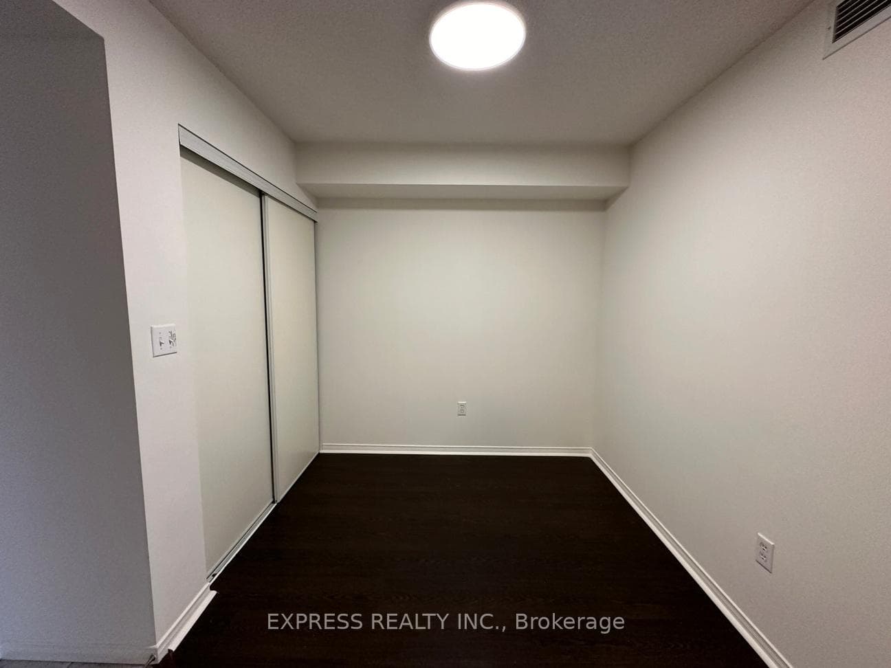 29 Pemberton Avenue Unit 1005 photo 9
