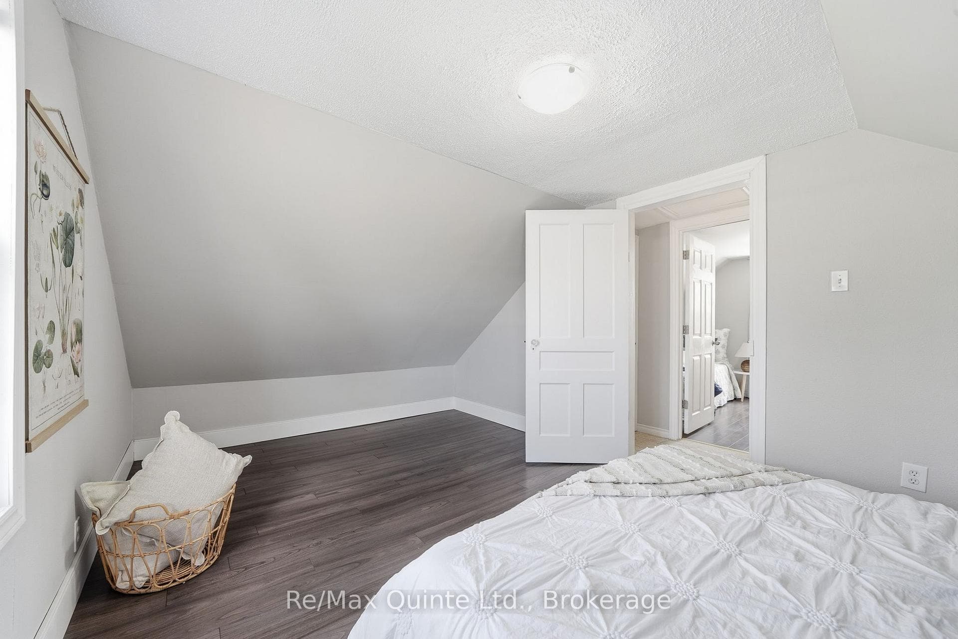 84 Campbell Street photo 25