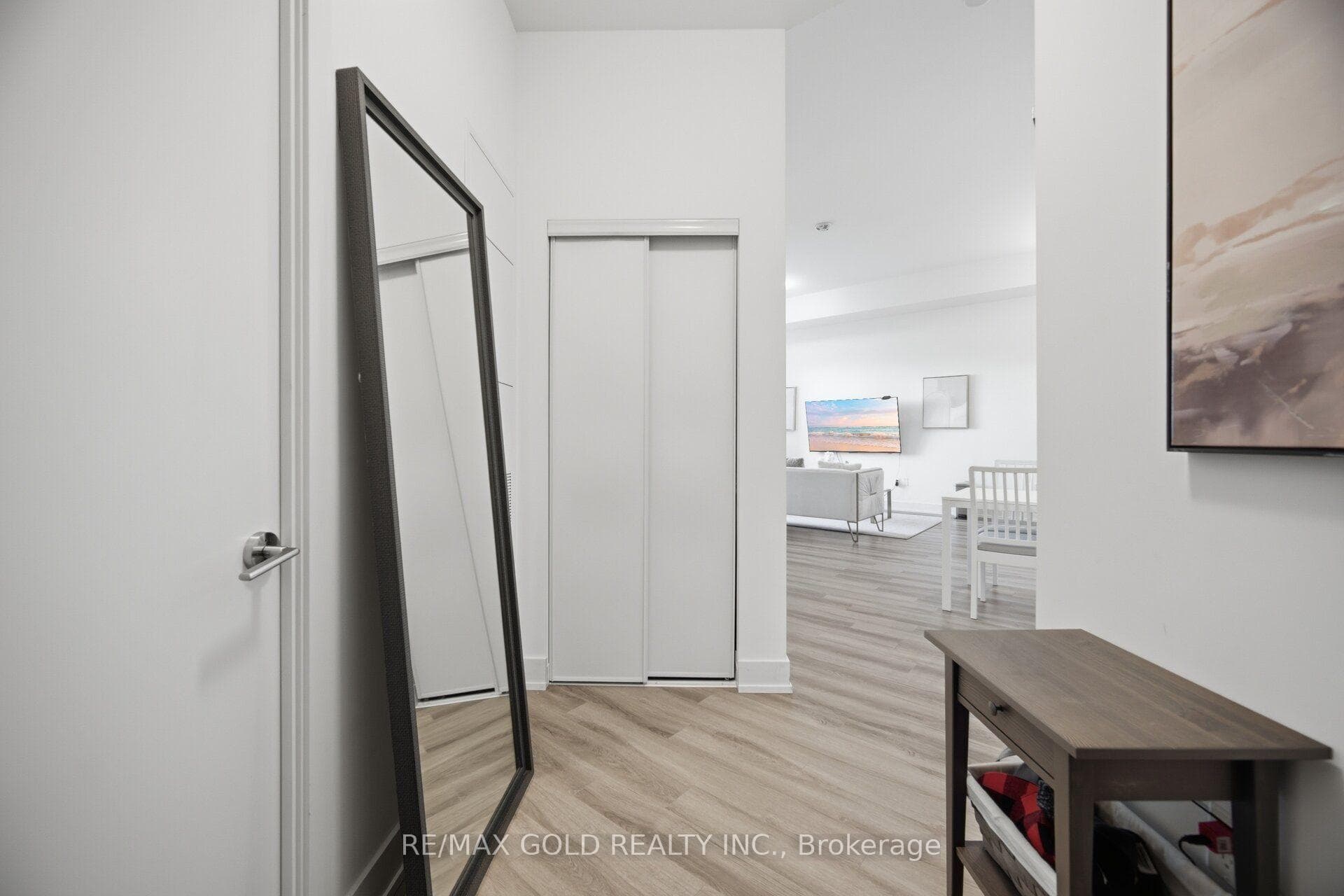 395 Dundas Street Unit 243 photo 6