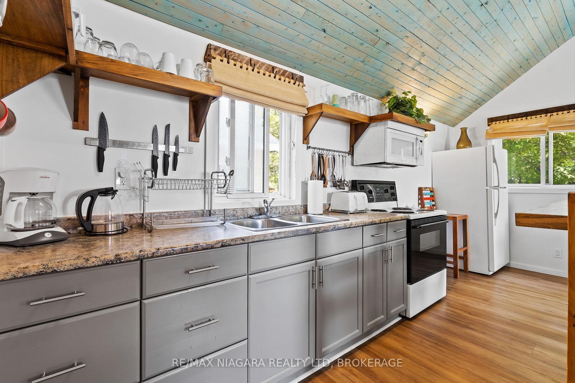 12343 Lakeshore Road photo 37