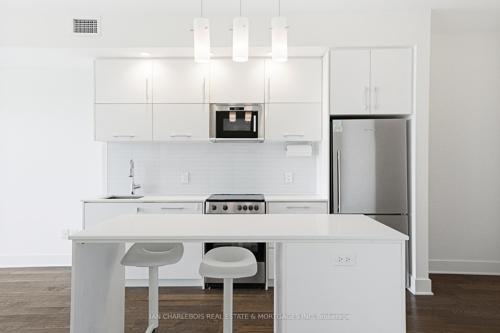 255 Bay Street Unit 1701 photo 9