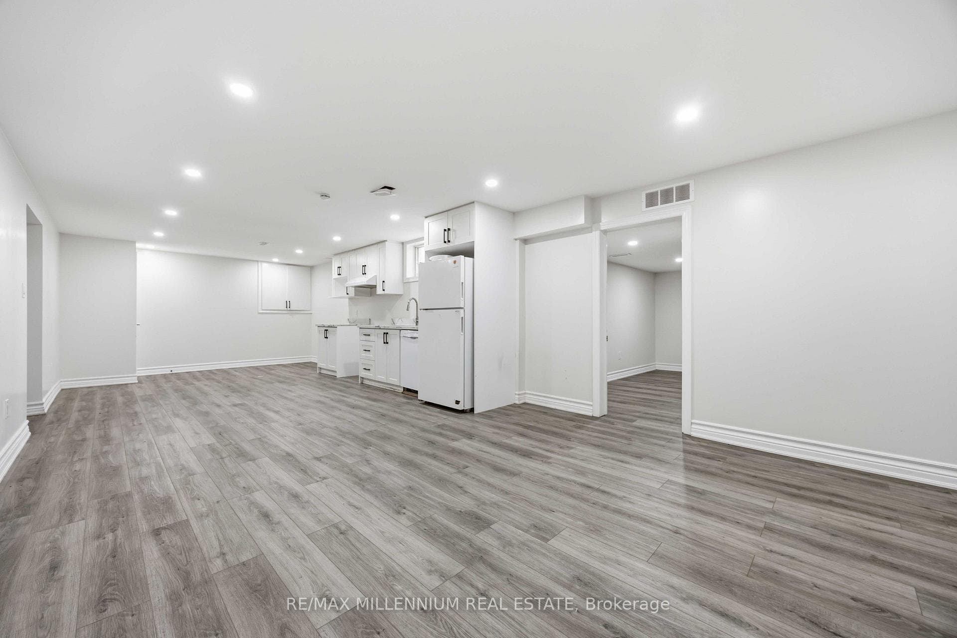 867 Wellington Street photo 18
