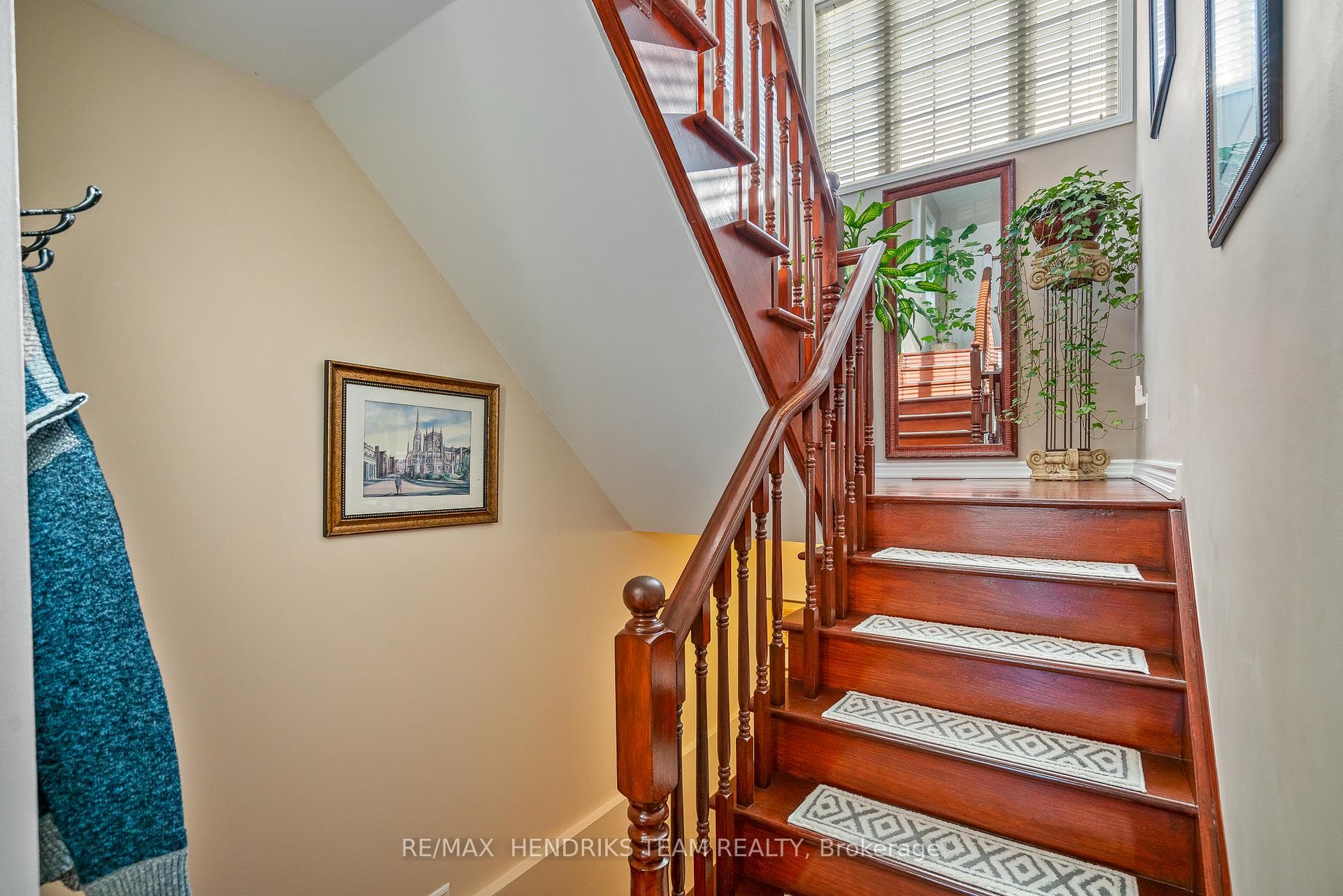 28 Elderberry Avenue photo 15