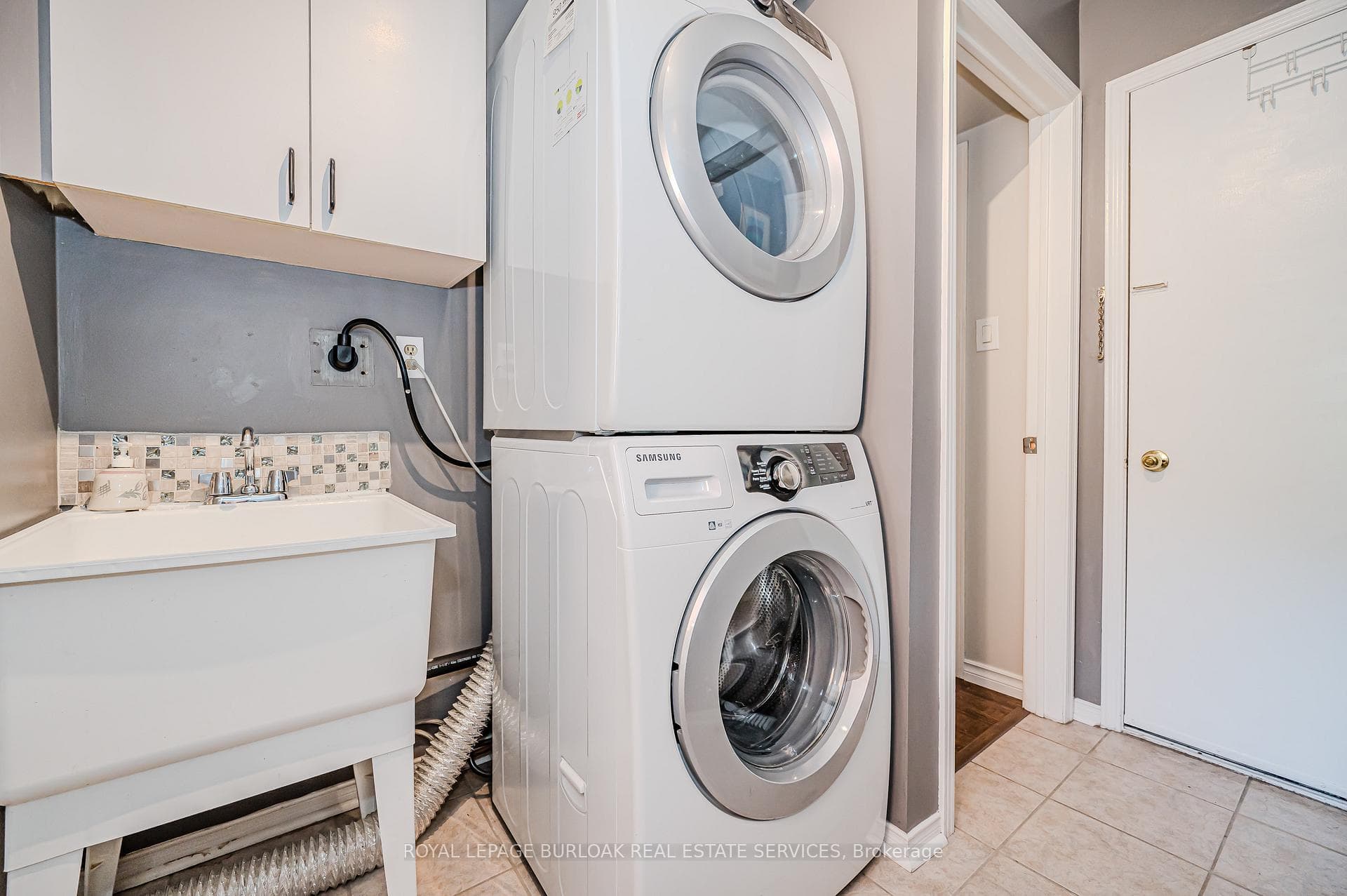 2099 Chrisdon Road photo 31