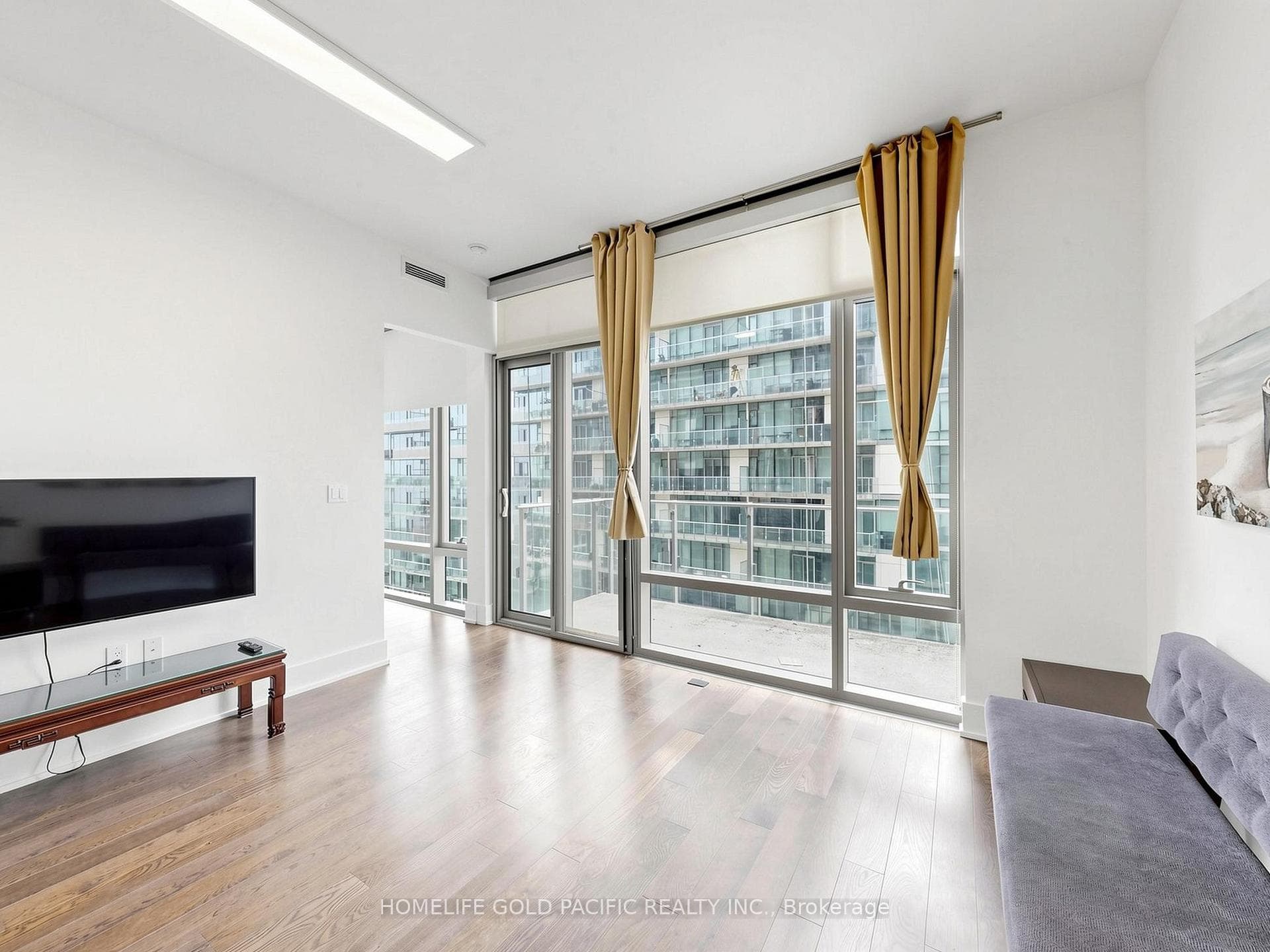 39 Queens Quay Unit 732 photo 5