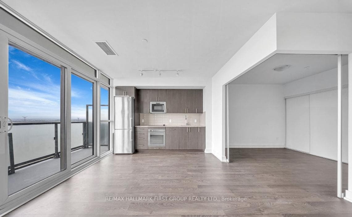 2550 Simcoe Street North Street Unit 1720 photo 6