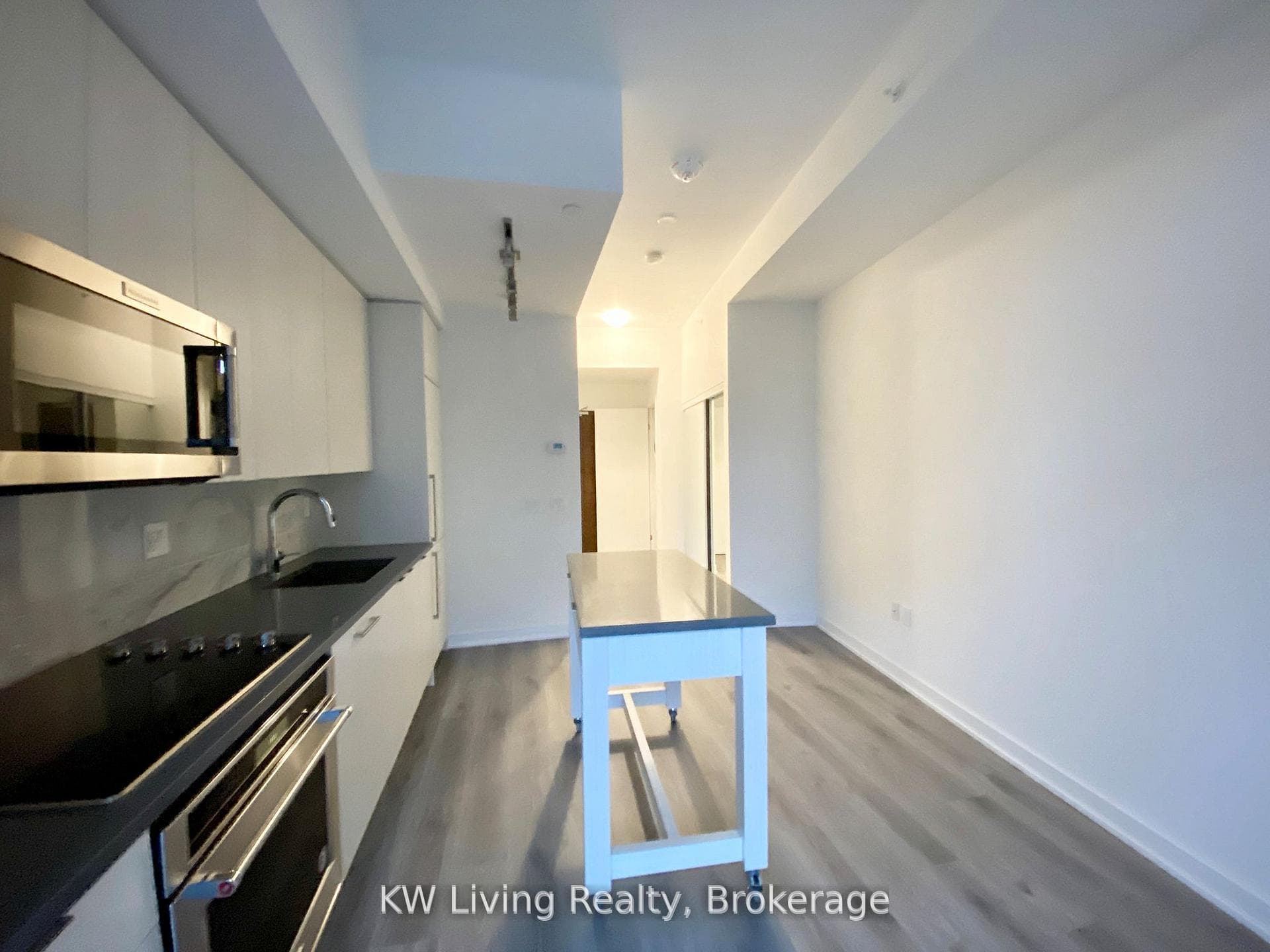 38 Iannuzzi Street Unit 711 photo 2