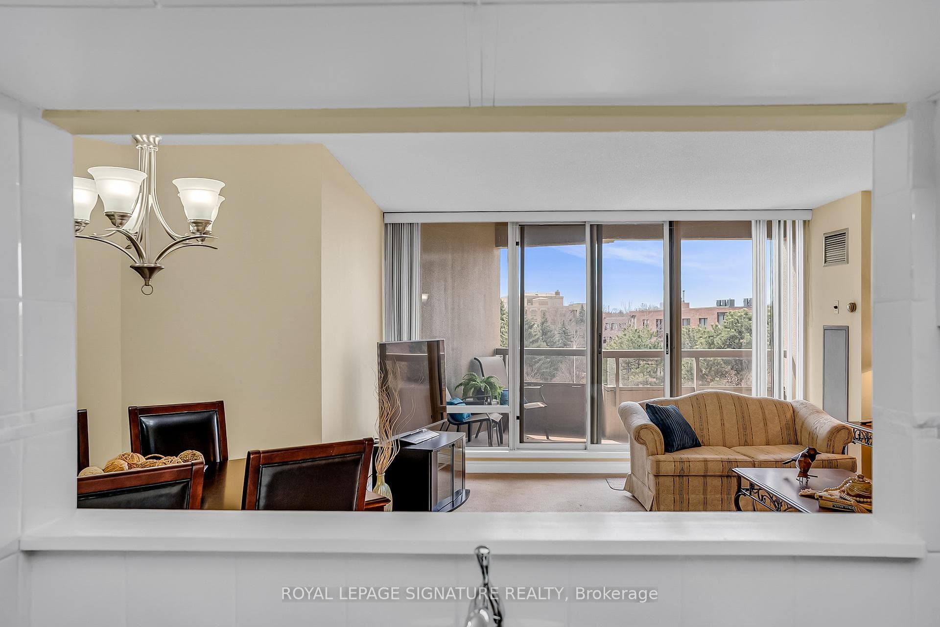 1210 Don Mills Road Unit 622 photo 19