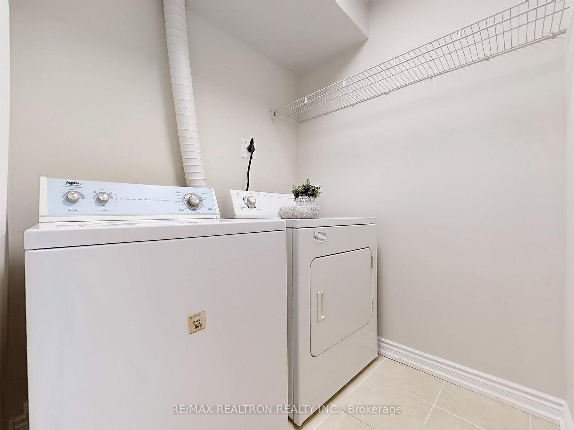 88 Alton Towers Circle Unit 905 photo 25