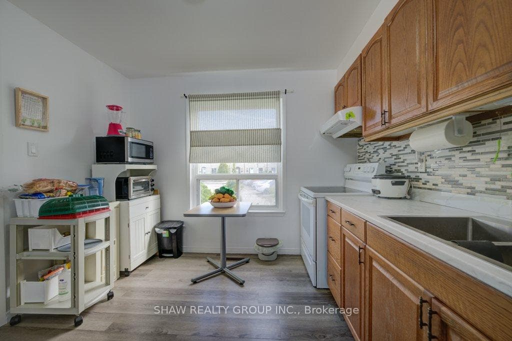 7440 Goreway Drive Unit 22 photo 8