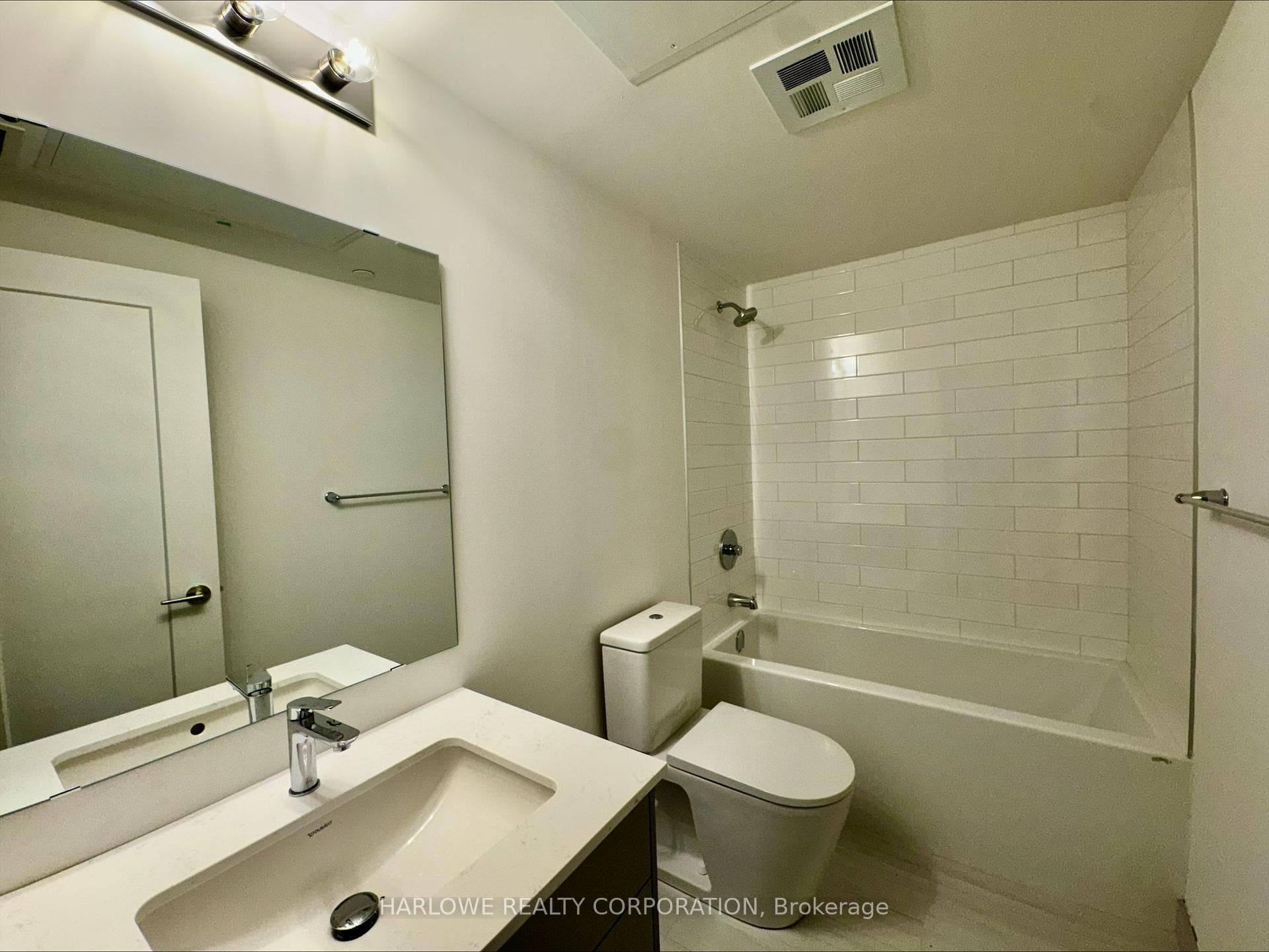 2 Manderley Drive Unit 725 photo 9