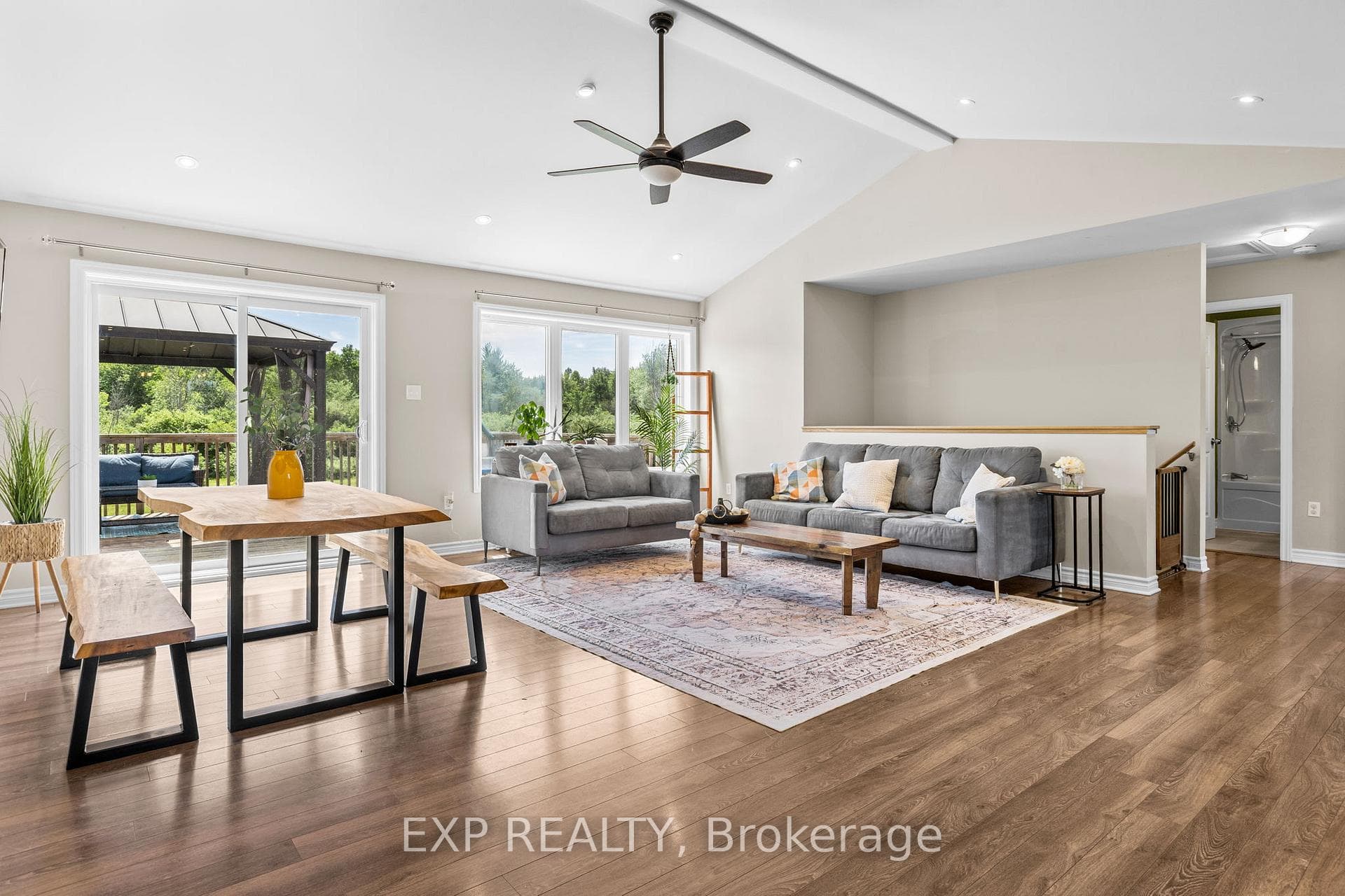 4153 Roger Stevens Drive photo 10