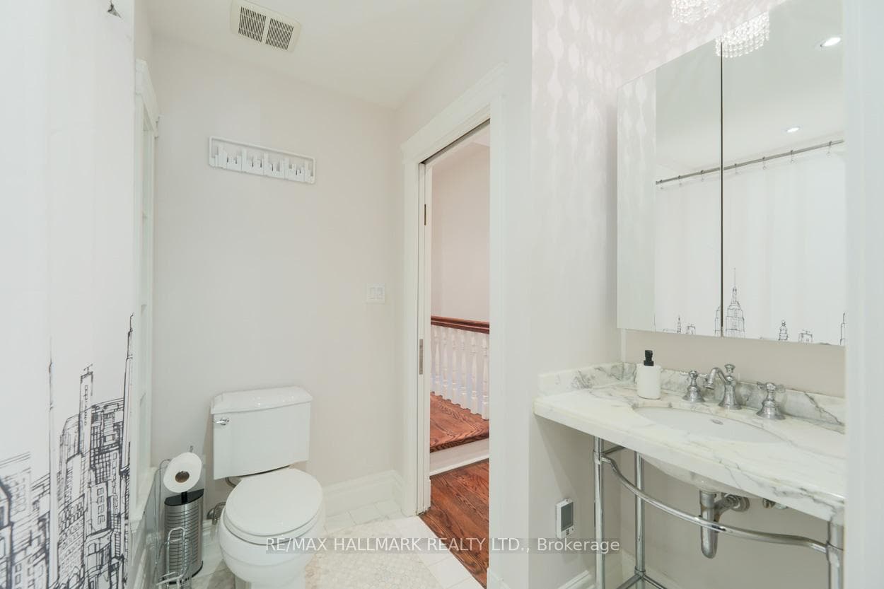 239 Bain Avenue photo 21