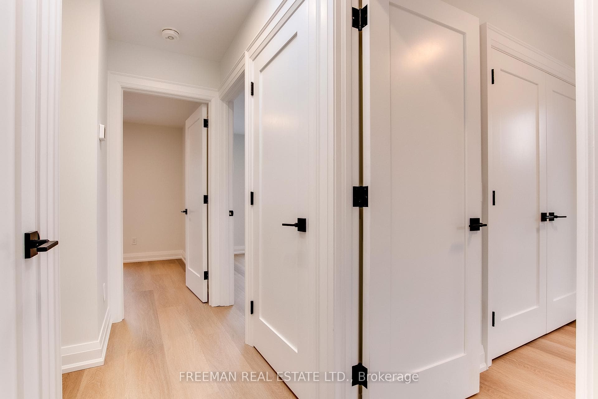 771 Manning Avenue Unit Laneway photo 14