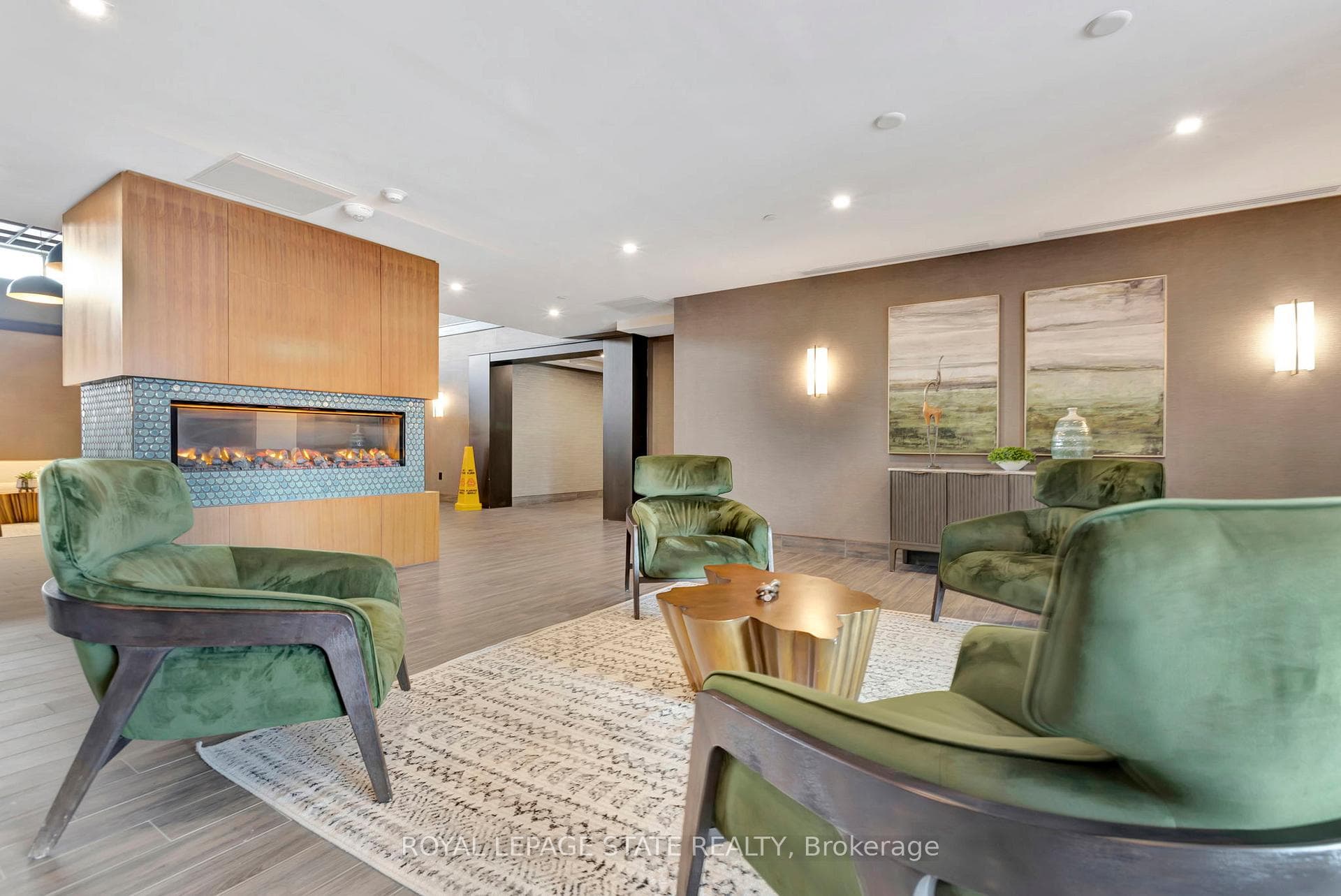 450 Dundas Street Unit 226 photo 8