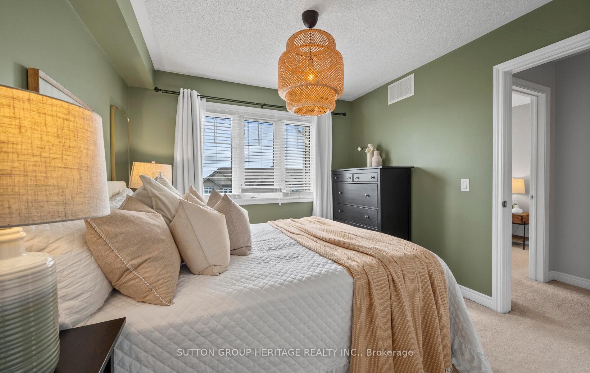 15 Great Gabe Crescent photo 20