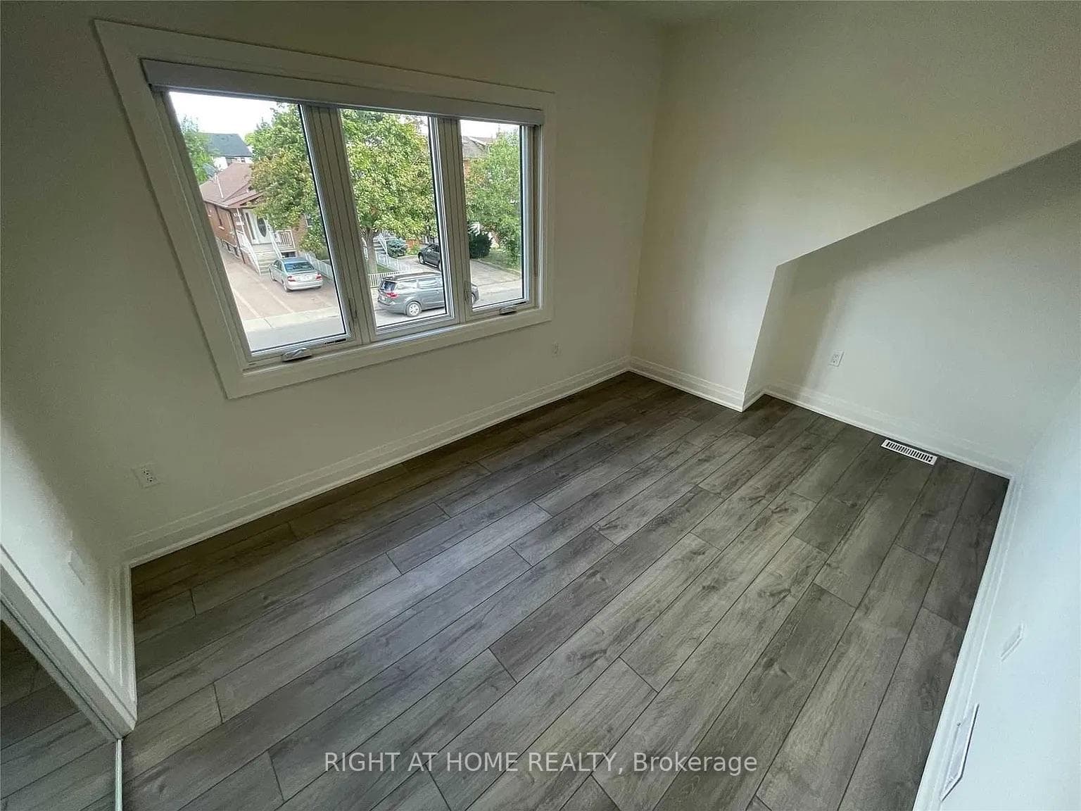 380 Northcliffe Boulevard Unit Upper photo 13